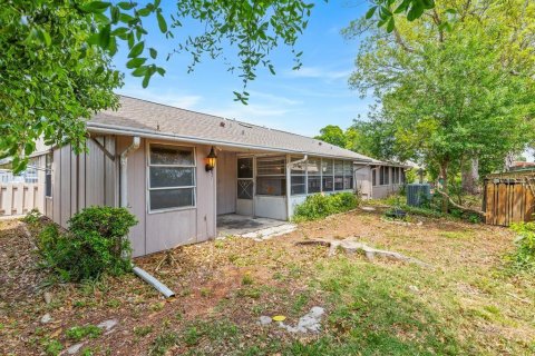 House in New Smyrna Beach, Florida 2 bedrooms, 123.19 sq.m. № 2206681 - photo 11