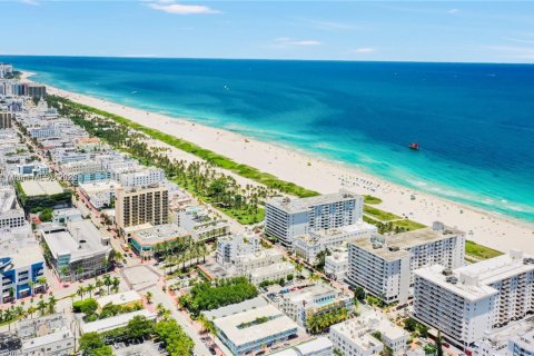 Condo in Miami Beach, Florida, 1 bedroom  № 1790908 - photo 12