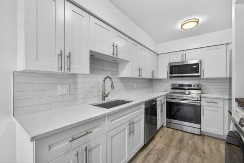 Condo in Boynton Beach, Florida, 2 bedrooms  № 2146244 - photo 10