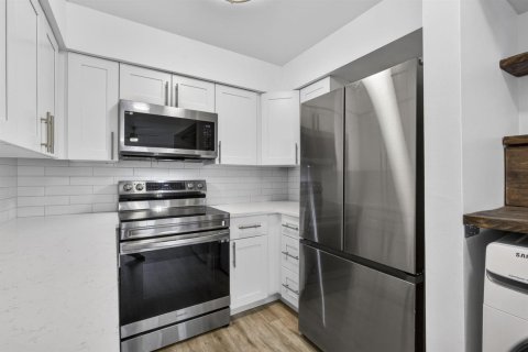 Condo in Boynton Beach, Florida, 2 bedrooms  № 2146244 - photo 3