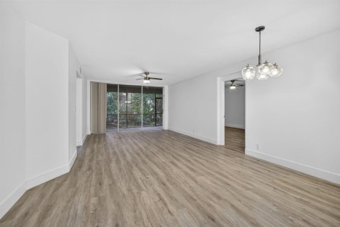 Condo in Boynton Beach, Florida, 2 bedrooms  № 2146244 - photo 15