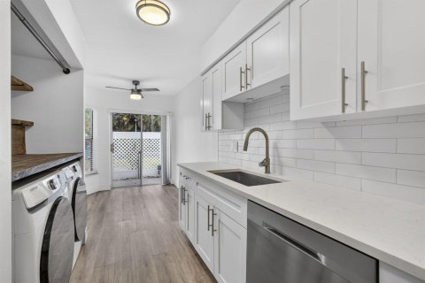 Condo in Boynton Beach, Florida, 2 bedrooms  № 2146244 - photo 11