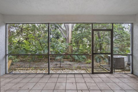 Condo in Boynton Beach, Florida, 2 bedrooms  № 2146244 - photo 16