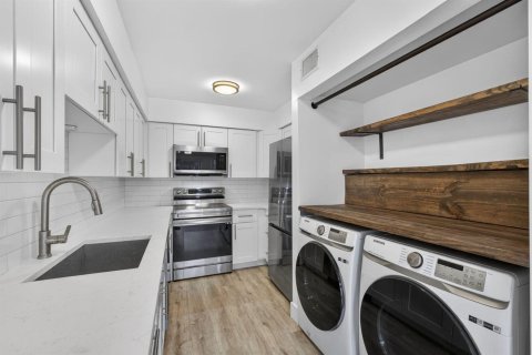 Condo in Boynton Beach, Florida, 2 bedrooms  № 2146244 - photo 9
