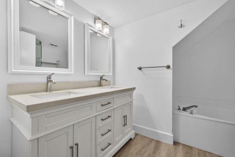 Condo in Boynton Beach, Florida, 2 bedrooms  № 2146244 - photo 25
