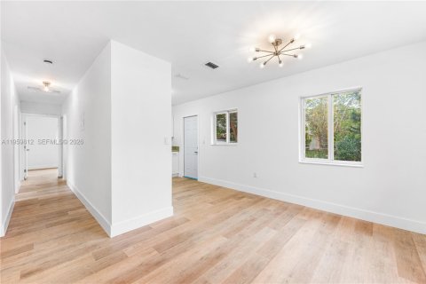 Villa ou maison à vendre à North Miami, Floride: 3 chambres, 92.9 m2 № 2020347 - photo 6