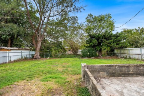 Villa ou maison à vendre à North Miami, Floride: 3 chambres, 92.9 m2 № 2020347 - photo 17