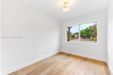 Villa ou maison à vendre à North Miami, Floride: 3 chambres, 92.9 m2 № 2020347 - photo 12