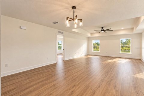 Villa ou maison à vendre à Weeki Wachee, Floride: 3 chambres, 146.79 m2 № 2389295 - photo 5