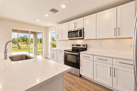 Villa ou maison à vendre à Weeki Wachee, Floride: 3 chambres, 146.79 m2 № 2389295 - photo 10