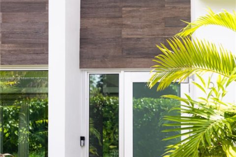 Villa ou maison à louer à Miami, Floride: 5 chambres, 451.78 m2 № 1939246 - photo 6