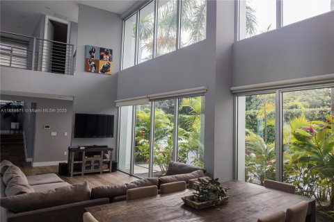 Villa ou maison à louer à Miami, Floride: 5 chambres, 451.78 m2 № 1939246 - photo 28
