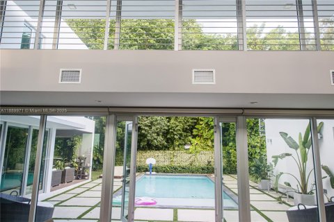 Villa ou maison à louer à Miami, Floride: 5 chambres, 451.78 m2 № 1939246 - photo 29