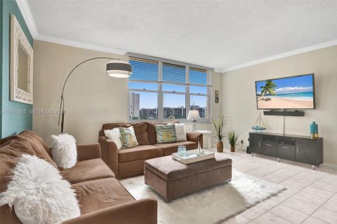 Снять в аренду кондоминиум в Холливуд, Флорида 54.81м2, № 2006068 - фото 2