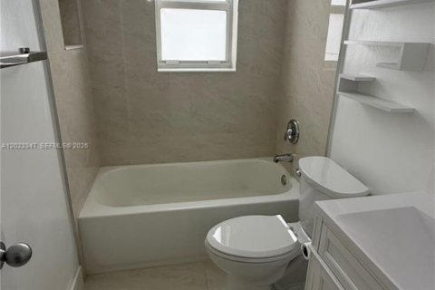 Купить кондоминиум в Хайалиа, Флорида 2 спальни, 87.14м2, № 2263039 - фото 11