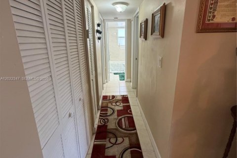 Купить кондоминиум в Хайалиа, Флорида 2 спальни, 87.14м2, № 2263039 - фото 12