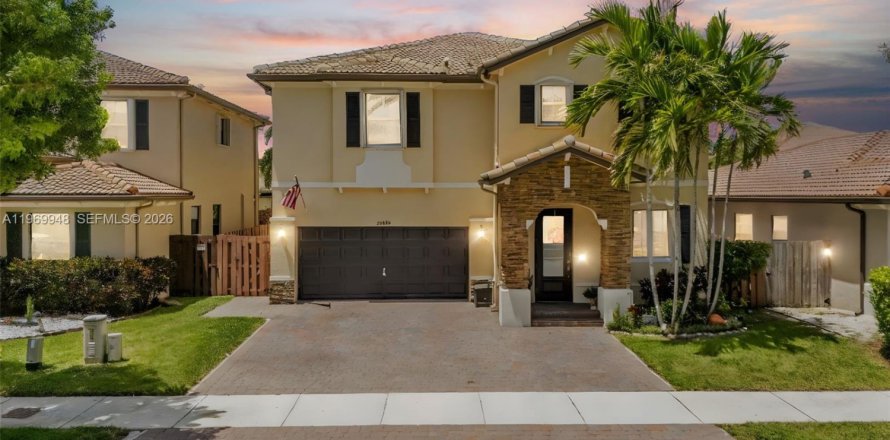 House in Cutler Bay, Florida 5 bedrooms, 302.49 sq.m. № 2030750