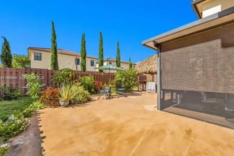 House in Cutler Bay, Florida 5 bedrooms, 302.49 sq.m. № 2030750 - photo 27