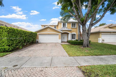 House in Miami, Florida 4 bedrooms, 191.38 sq.m. № 2072627 - photo 2