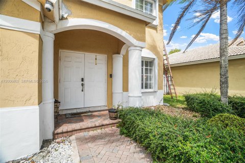 House in Miami, Florida 4 bedrooms, 191.38 sq.m. № 2072627 - photo 4