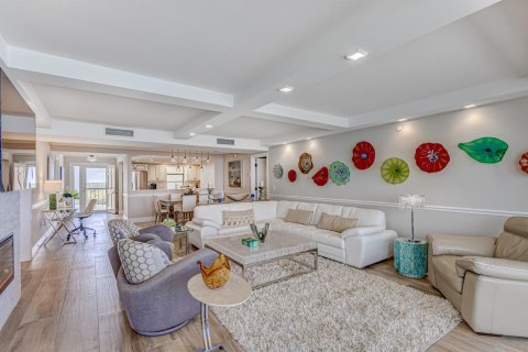 Condo in Tequesta, Florida, 3 bedrooms № 2158170 - photo 16
