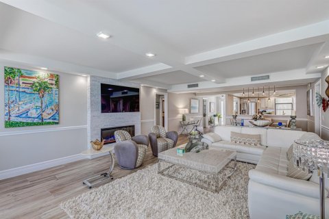 Condo in Tequesta, Florida, 3 bedrooms № 2158170 - photo 17