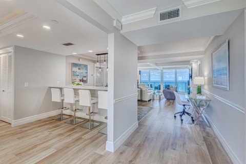 Condo in Tequesta, Florida, 3 bedrooms № 2158170 - photo 8