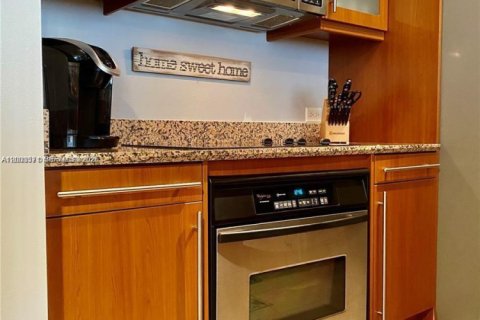 Condominio en venta en Hallandale Beach, Florida, 2 dormitorios, 92.9 m2 № 2069134 - foto 9