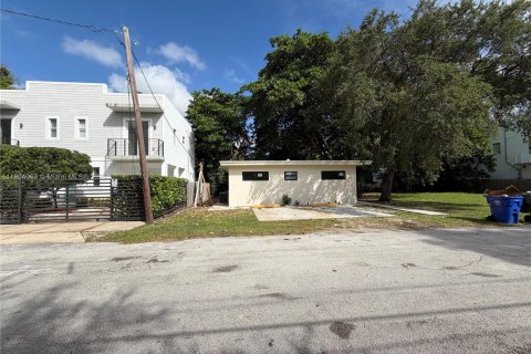 House in Miami, Florida 2 bedrooms, 121.79 sq.m. № 1964517 - photo 4