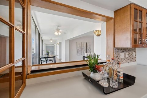 Condominio en venta en Tampa, Florida, 2 dormitorios, 242.66 m2 № 2225107 - foto 18