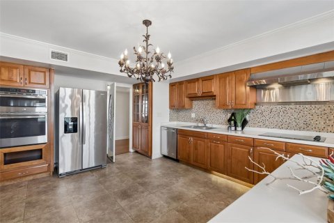 Condominio en venta en Tampa, Florida, 2 dormitorios, 242.66 m2 № 2225107 - foto 7