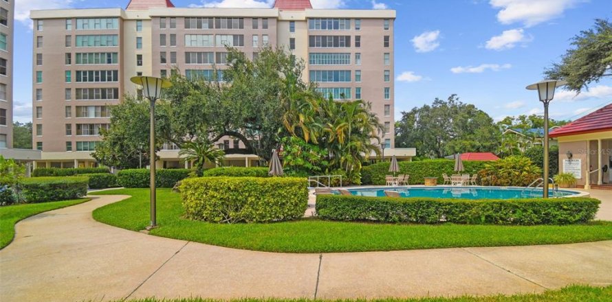 Condominio en Tampa, Florida, 2 dormitorios  № 2225107