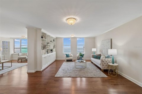 Condominio en venta en Tampa, Florida, 2 dormitorios, 242.66 m2 № 2225107 - foto 12