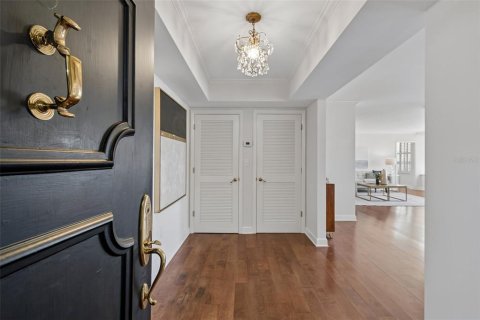 Condominio en venta en Tampa, Florida, 2 dormitorios, 242.66 m2 № 2225107 - foto 11