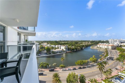 Condo in Miami Beach, Florida, 3 bedrooms  № 1887326 - photo 25