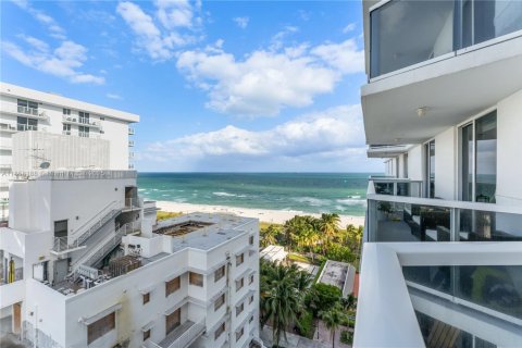 Condo in Miami Beach, Florida, 3 bedrooms  № 1887326 - photo 26