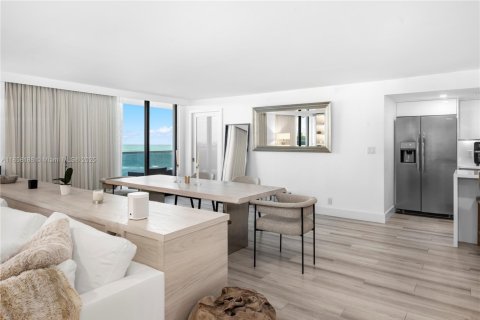 Condo in Miami Beach, Florida, 3 bedrooms  № 1887326 - photo 7