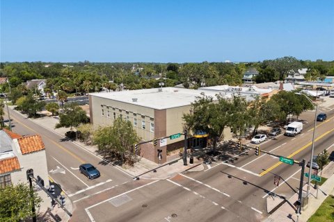 Propiedad comercial en alquiler en Tarpon Springs, Florida, 1399.85 m2 № 1915141 - foto 10