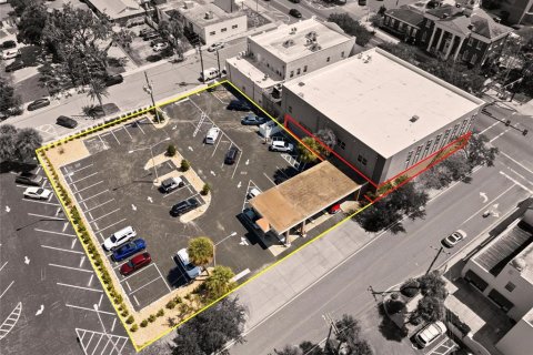Propiedad comercial en alquiler en Tarpon Springs, Florida, 1399.85 m2 № 1915141 - foto 7