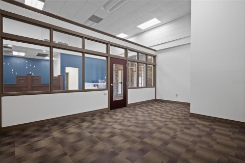 Propiedad comercial en alquiler en Tarpon Springs, Florida, 1399.85 m2 № 1915141 - foto 20