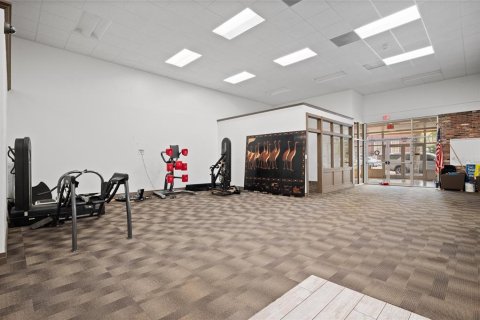 Propiedad comercial en alquiler en Tarpon Springs, Florida, 1399.85 m2 № 1915141 - foto 16