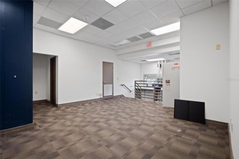 Propiedad comercial en alquiler en Tarpon Springs, Florida, 1399.85 m2 № 1915141 - foto 22
