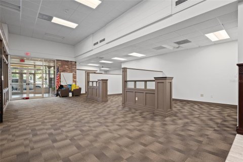 Propiedad comercial en alquiler en Tarpon Springs, Florida, 1399.85 m2 № 1915141 - foto 18