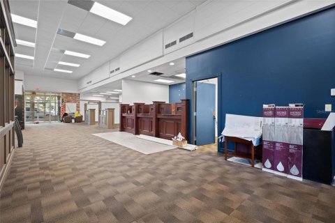Propiedad comercial en alquiler en Tarpon Springs, Florida, 1399.85 m2 № 1915141 - foto 13
