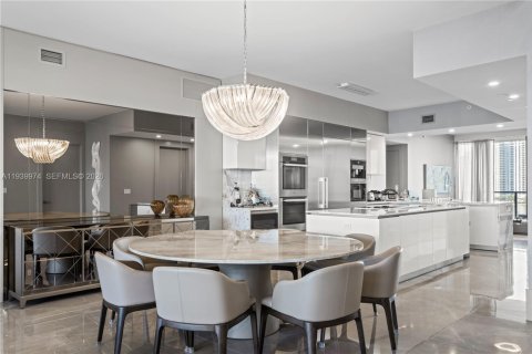 Condominio en venta en Aventura, Florida, 3 dormitorios, 248.05 m2 № 2061497 - foto 15