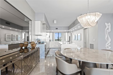 Condominio en venta en Aventura, Florida, 3 dormitorios, 248.05 m2 № 2061497 - foto 19