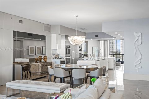 Condominio en venta en Aventura, Florida, 3 dormitorios, 248.05 m2 № 2061497 - foto 14