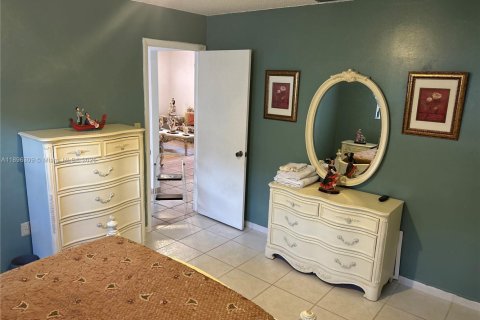 Villa ou maison à vendre à Hialeah, Floride: 3 chambres, 145.67 m2 № 1948673 - photo 20