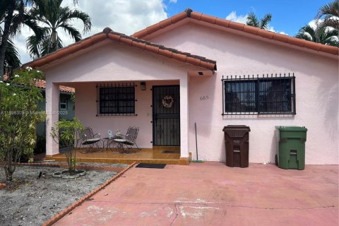 Villa ou maison à vendre à Hialeah, Floride: 3 chambres, 145.67 m2 № 1948673 - photo 1