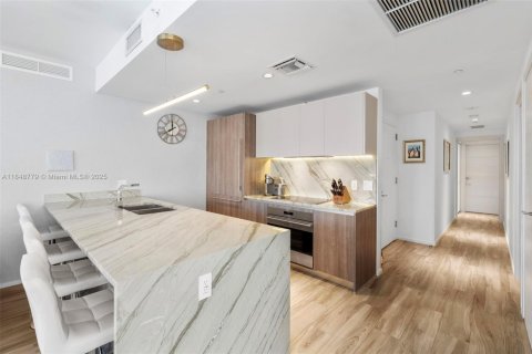 Condo in Miami, Florida, 3 bedrooms  № 1890227 - photo 12